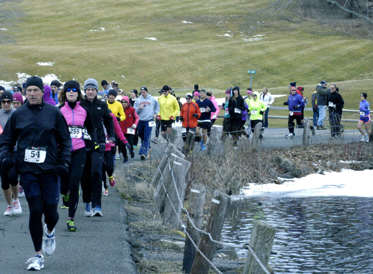Polar Bear Run lures hundreds of its faithful