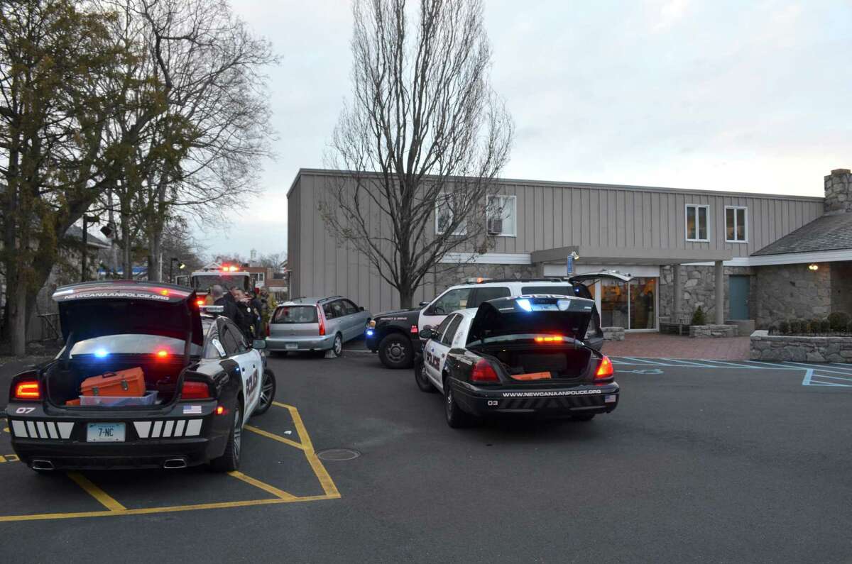 Car crashes into New Canaan Library