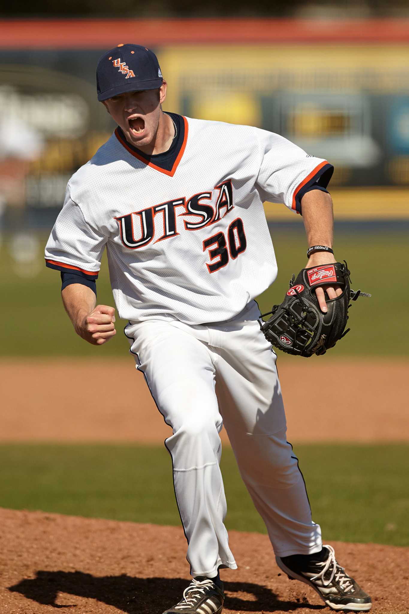 UTSA Insider: Reliever Sims acing his tests on and off field