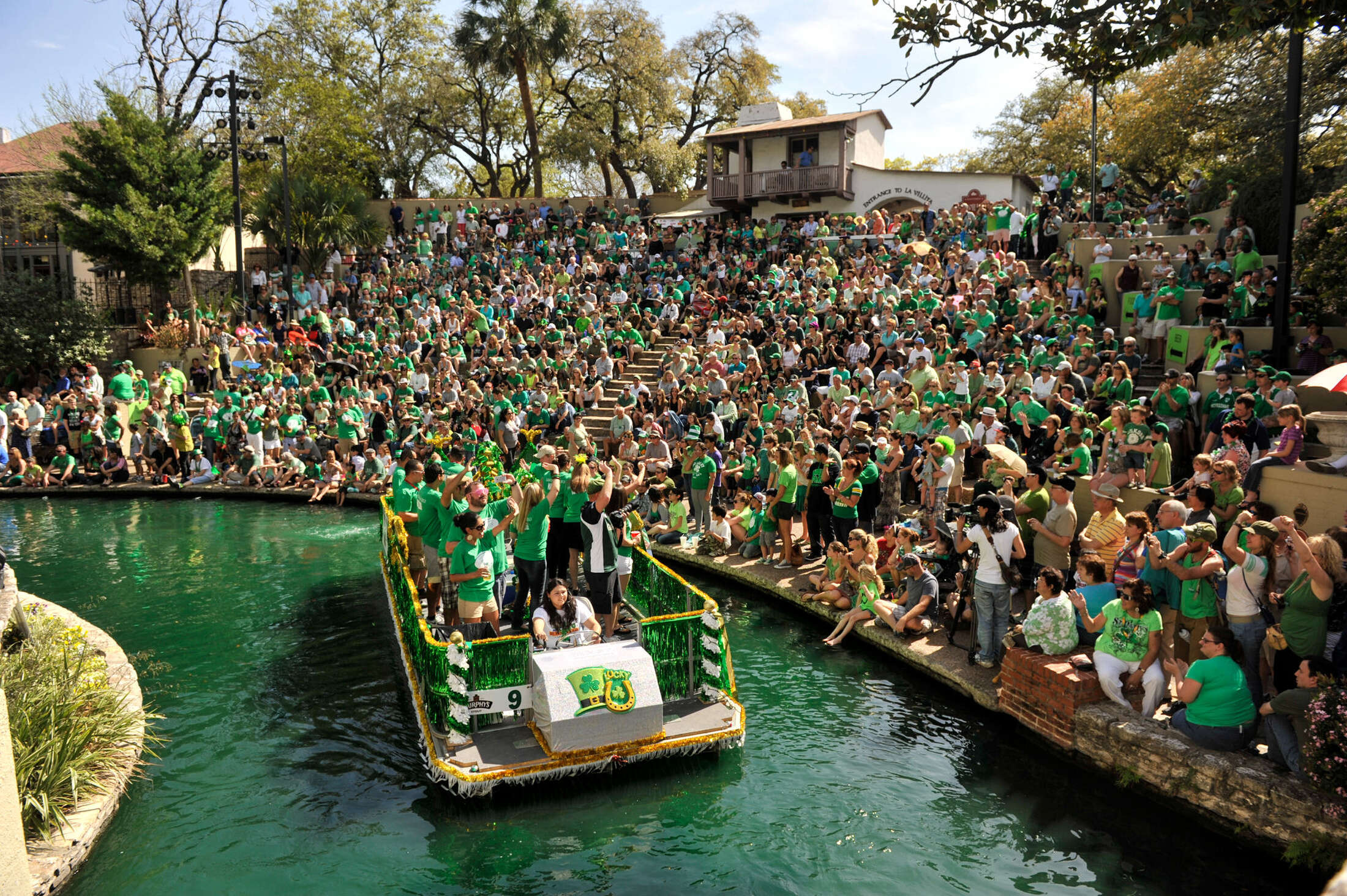 Green-decked crowds turn out to mark St. Patrick's Day