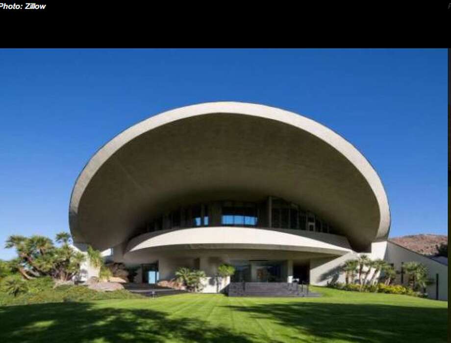 Bob Hope's UFO-shaped Palm Springs estate sells for $13 million - SFGate