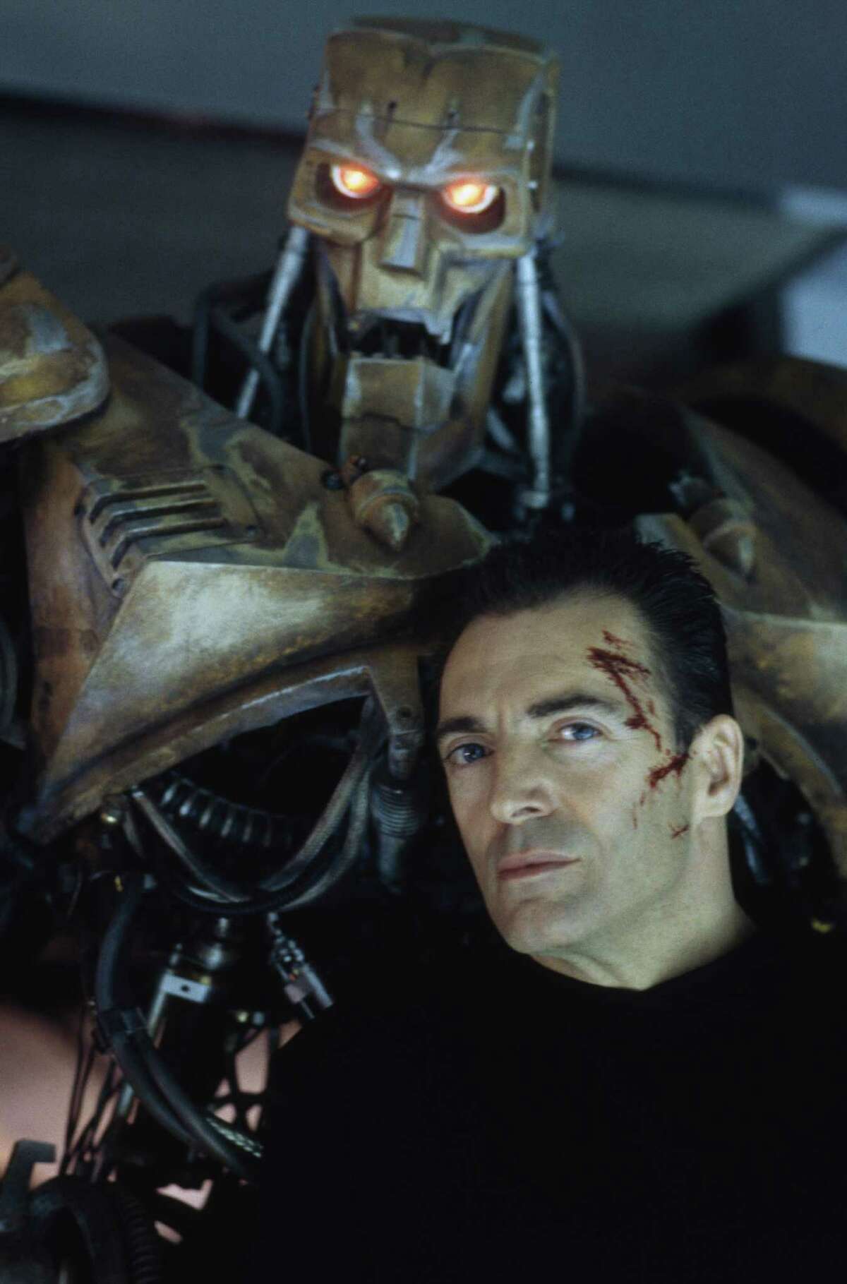 Робот из фильма судья дредд 1995 фото