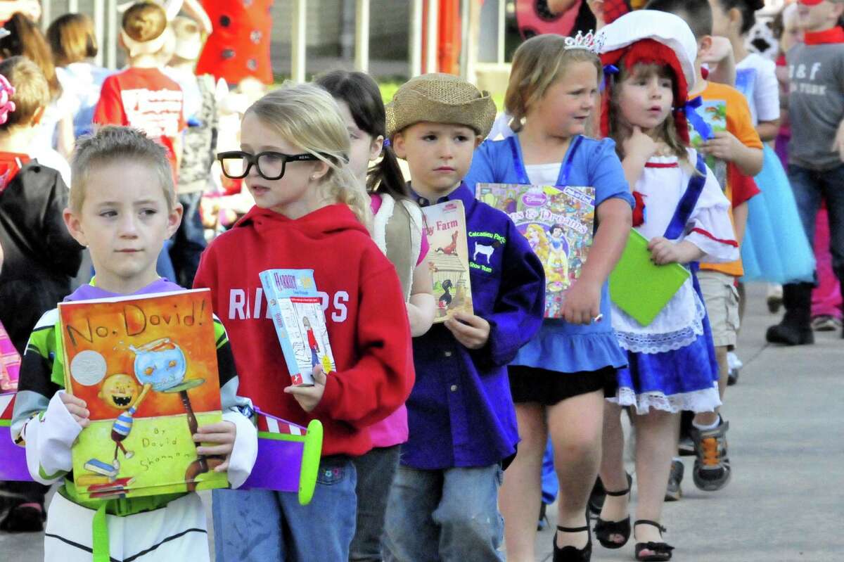 Photos Lumberton Early Childhood School Storybook Character Day Parade