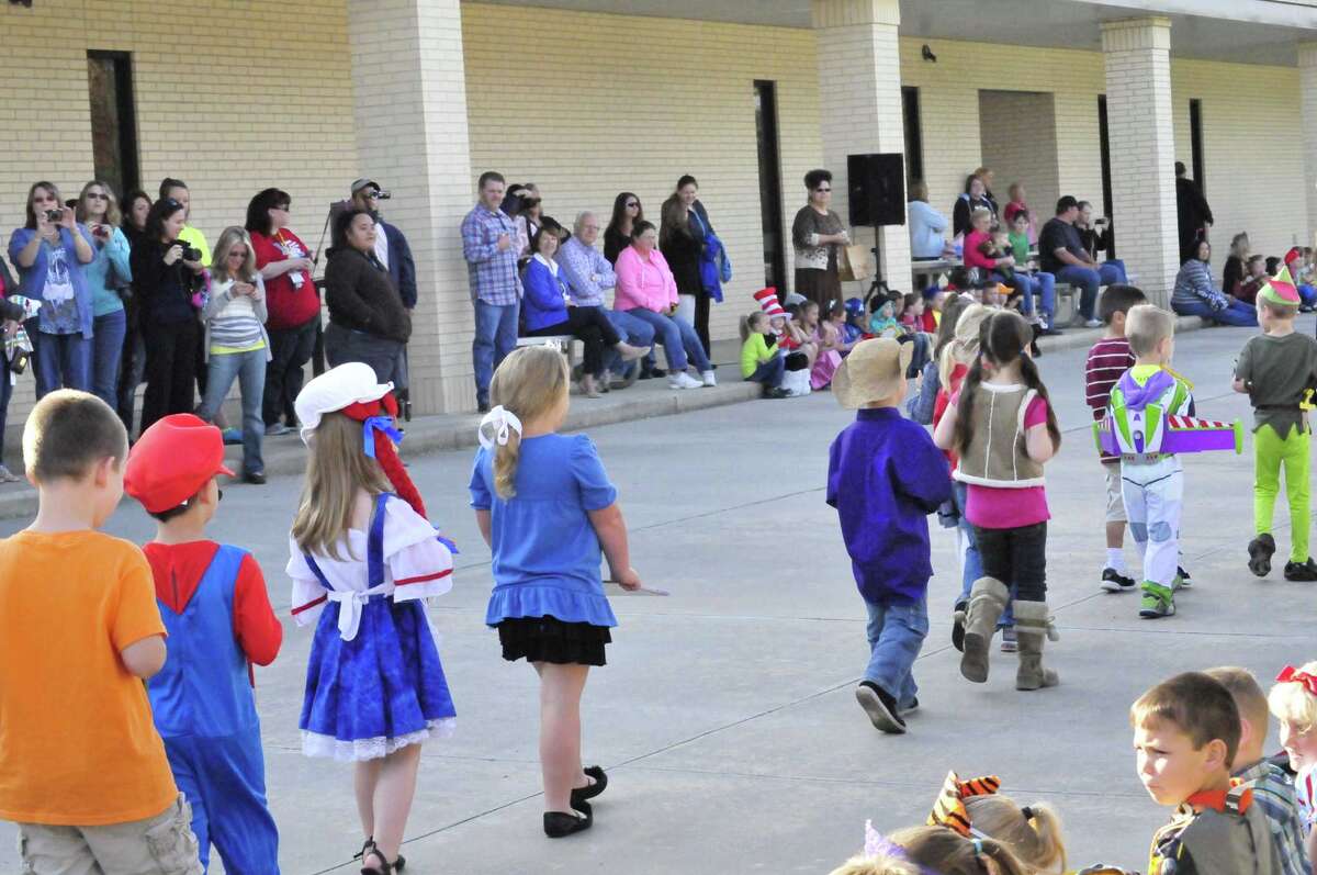 Photos Lumberton Early Childhood School Storybook Character Day Parade