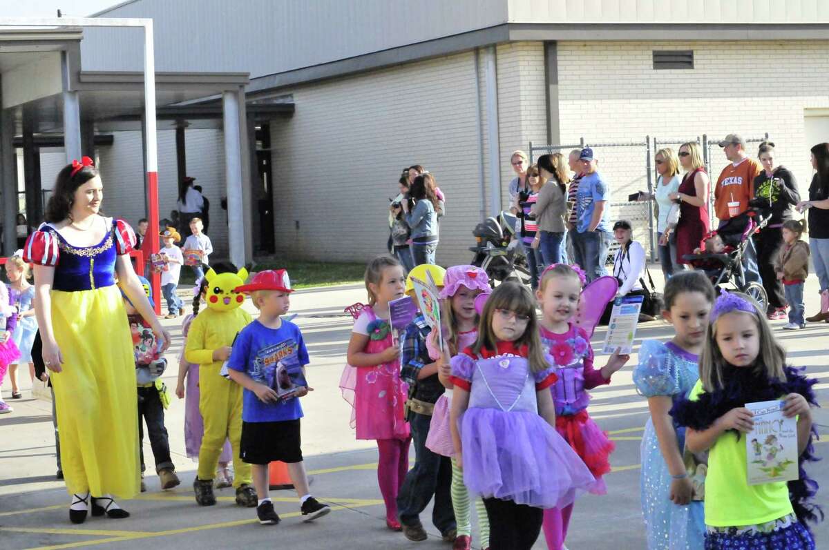 Photos Lumberton Early Childhood School Storybook Character Day Parade