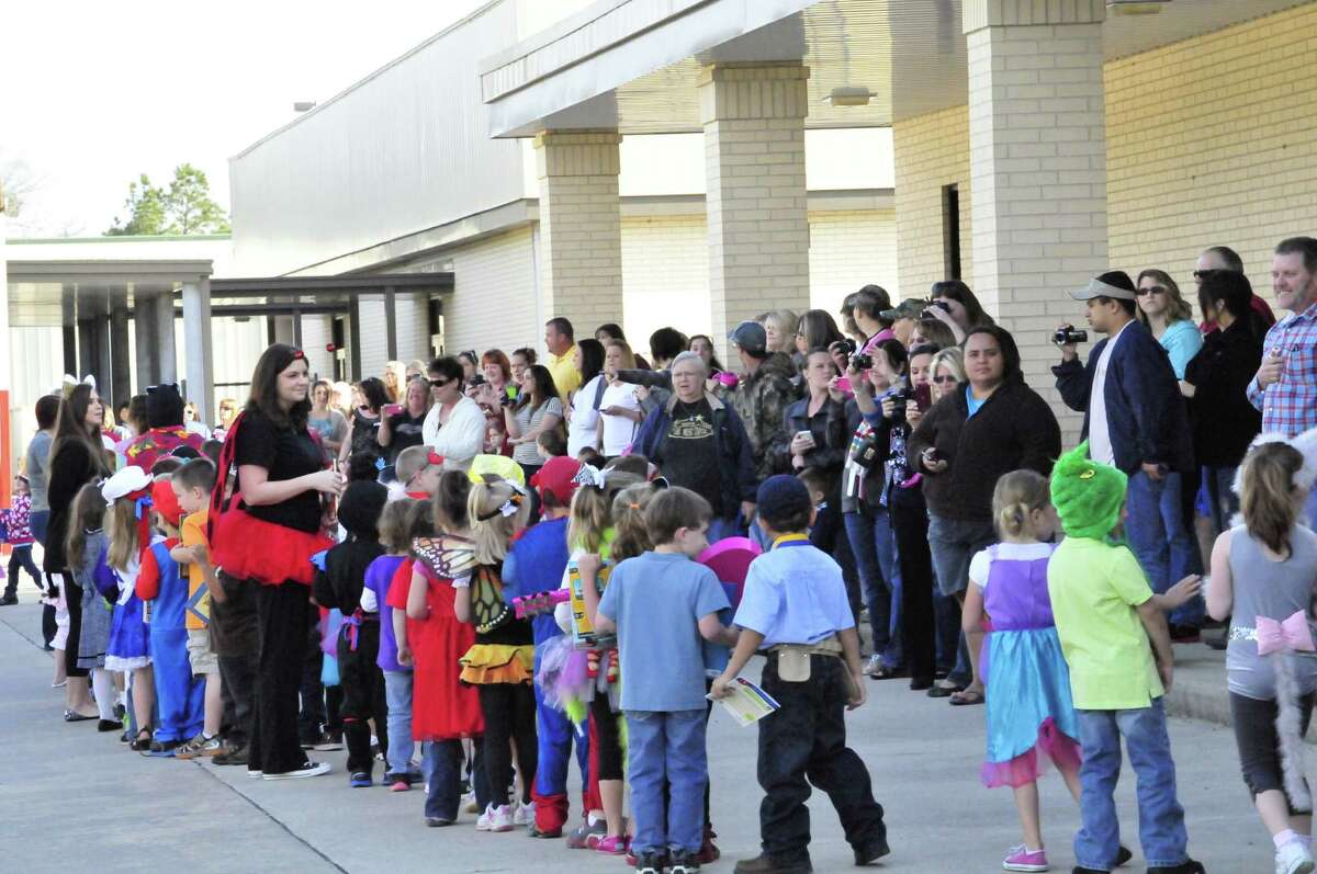 Photos Lumberton Early Childhood School Storybook Character Day Parade