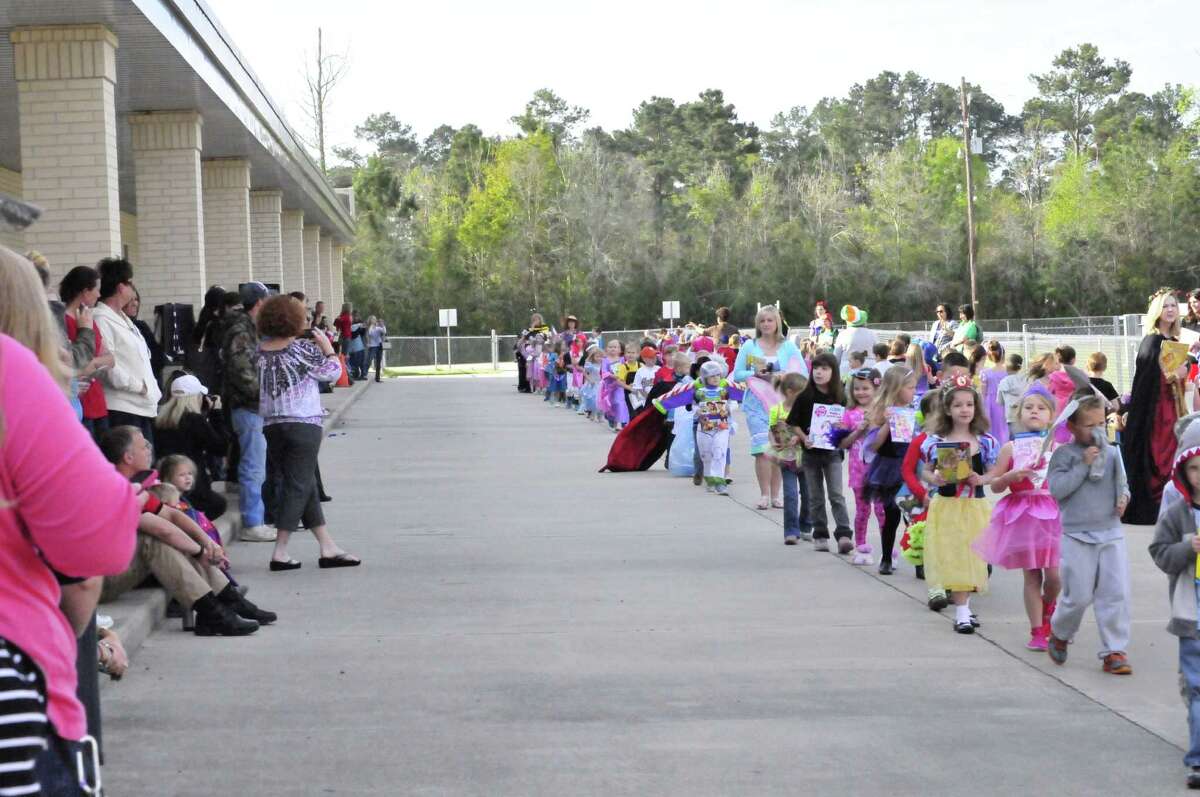 Photos Lumberton Early Childhood School Storybook Character Day Parade