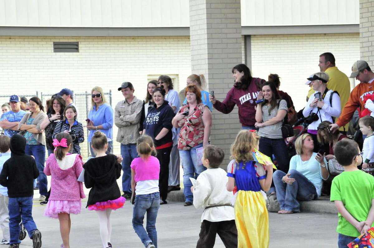 Photos Lumberton Early Childhood School Storybook Character Day Parade