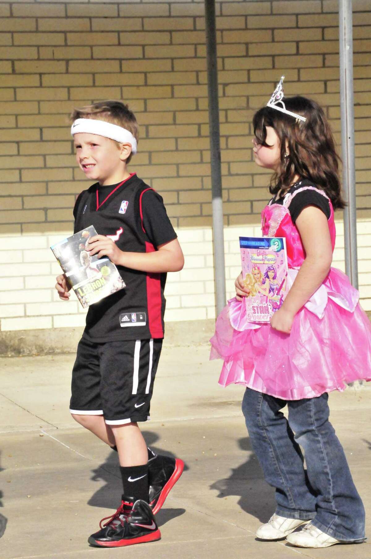 Photos Lumberton Early Childhood School Storybook Character Day Parade
