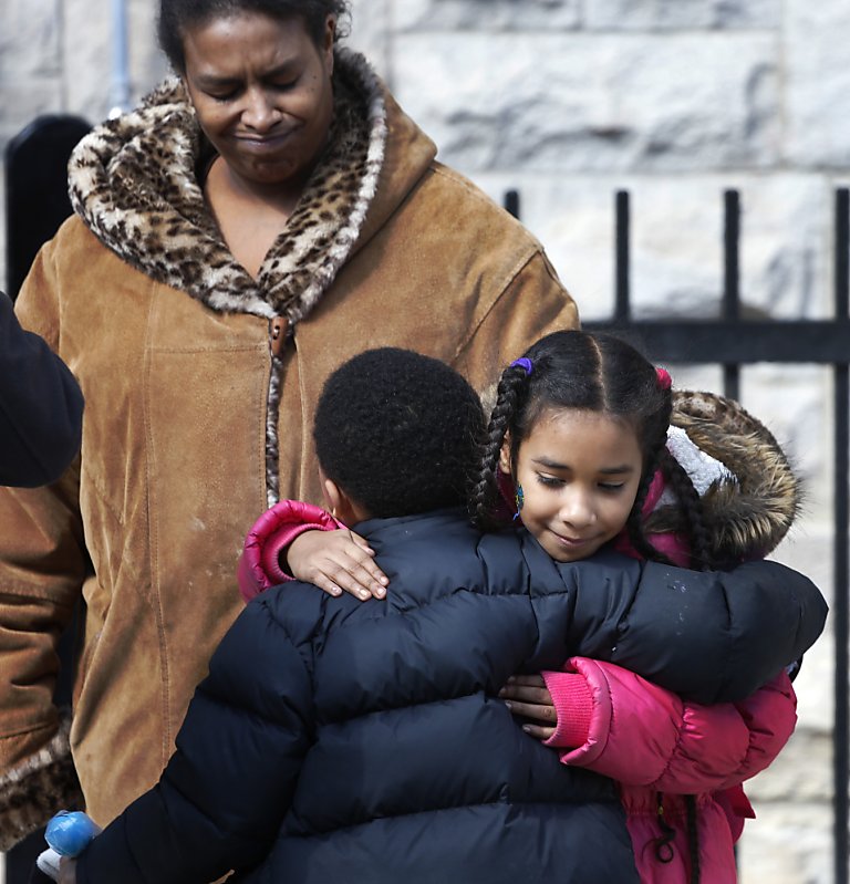 chicago-schools-closing-plan-stirs-anger