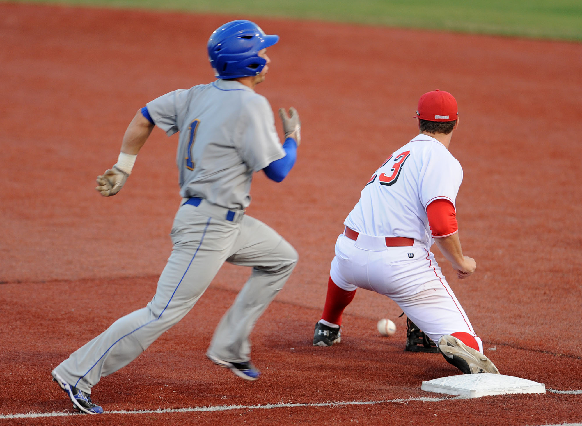 lamar-baseball-loses-big-lead-in-slc-opener-against-mcneese