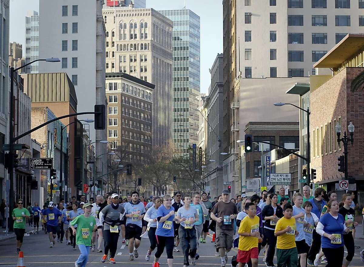 Oakland marathon draws more than 9,000 runners