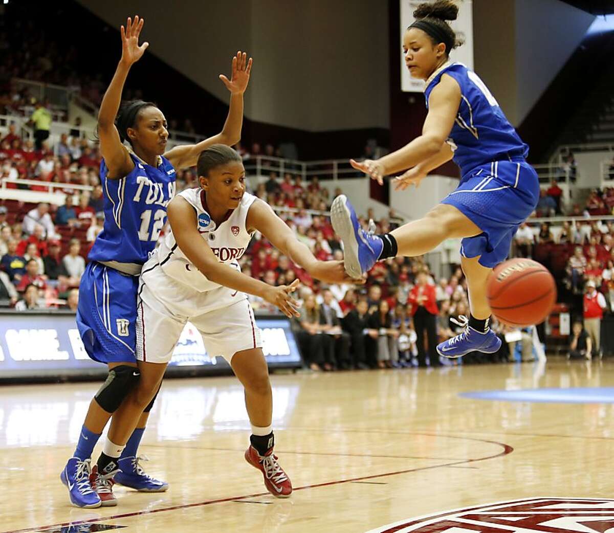 Stanford women beat Tulsa in 1st round