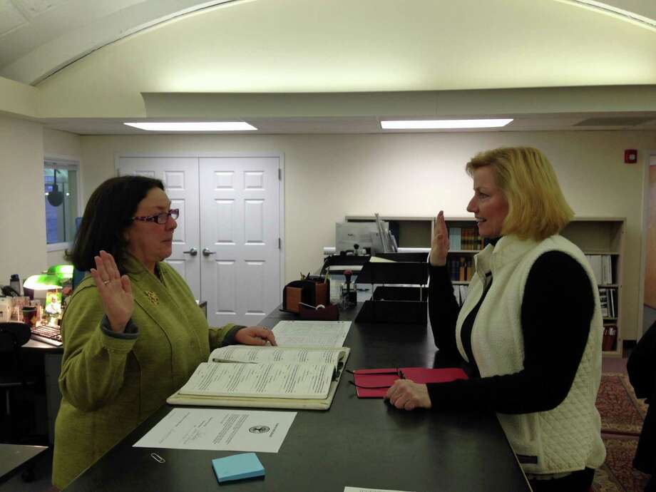 Colleen Baldwin sworn in as New Canaan's newest Board of Finance member