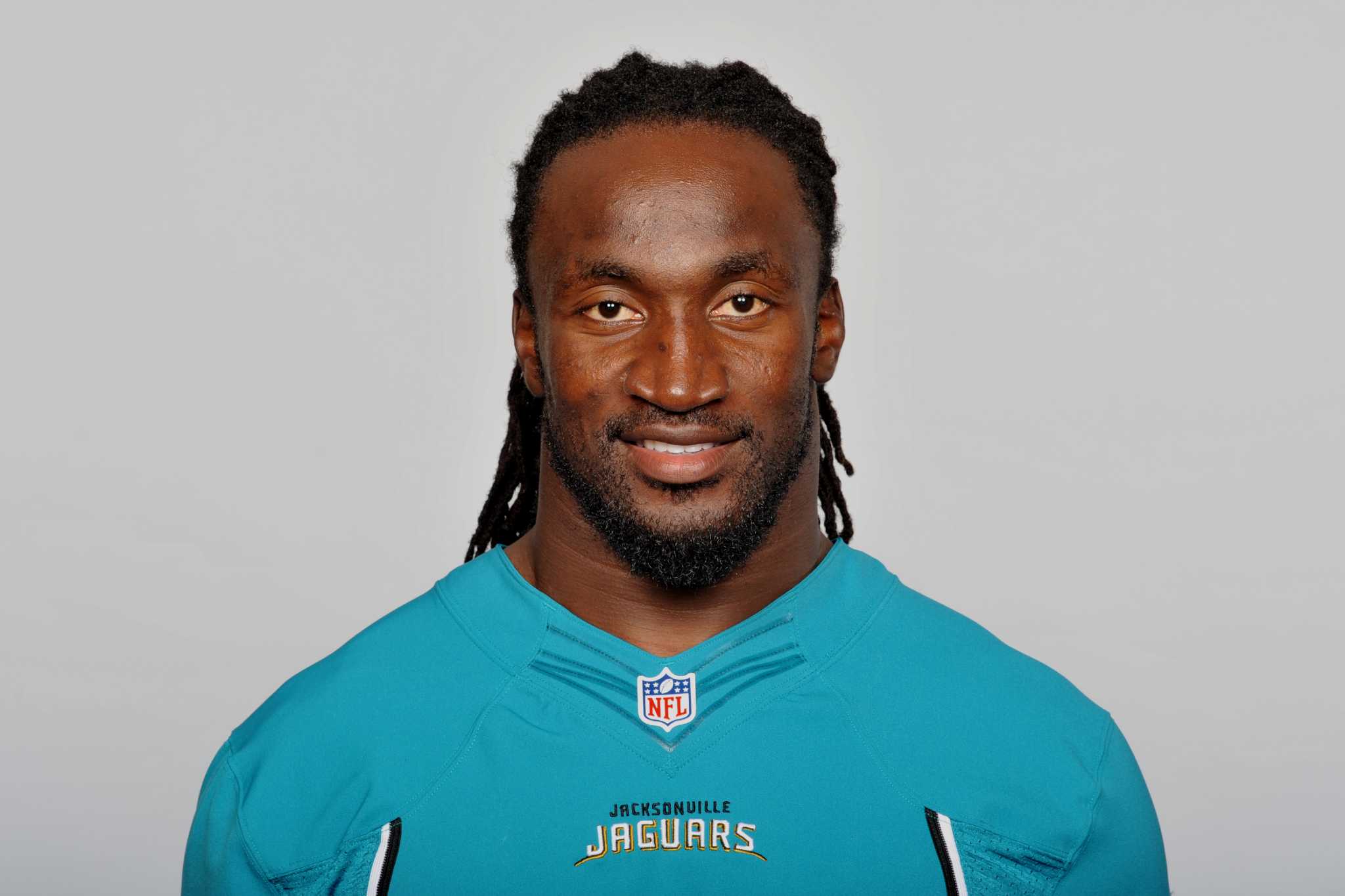 FB Jones chooses chance to contend with Texans