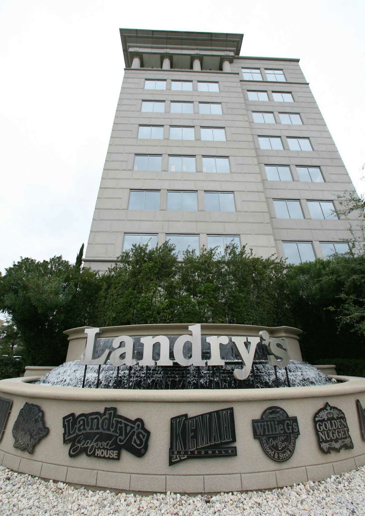 Landry's sues former employee, Mr. Peeples restaurant and owner for breach of contract