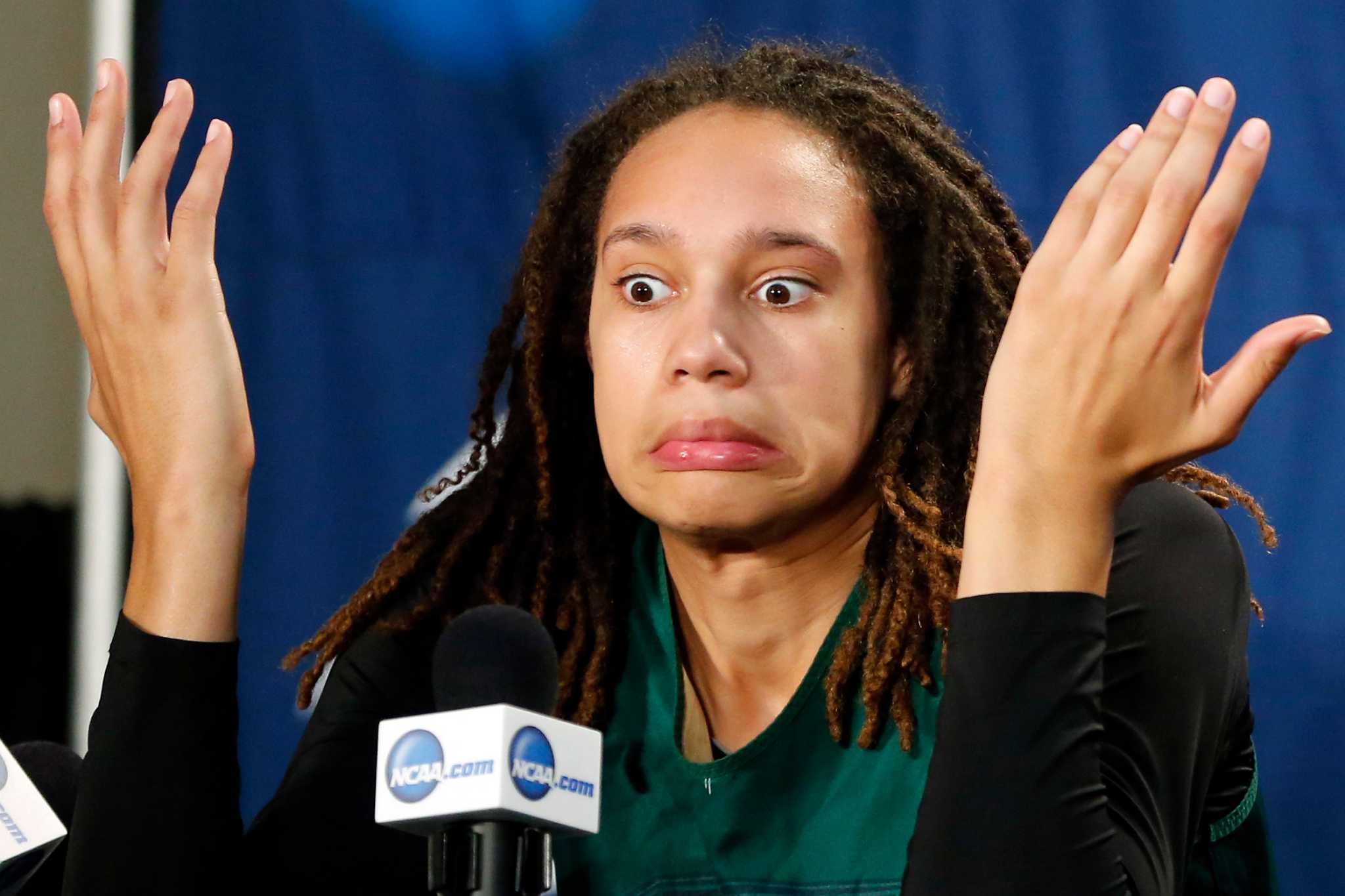 Mulkey Takes Hands Off Approach With Baylor