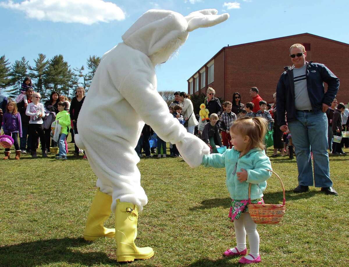 Greens Farms Firefighters Host Scramble For Easter Bounty