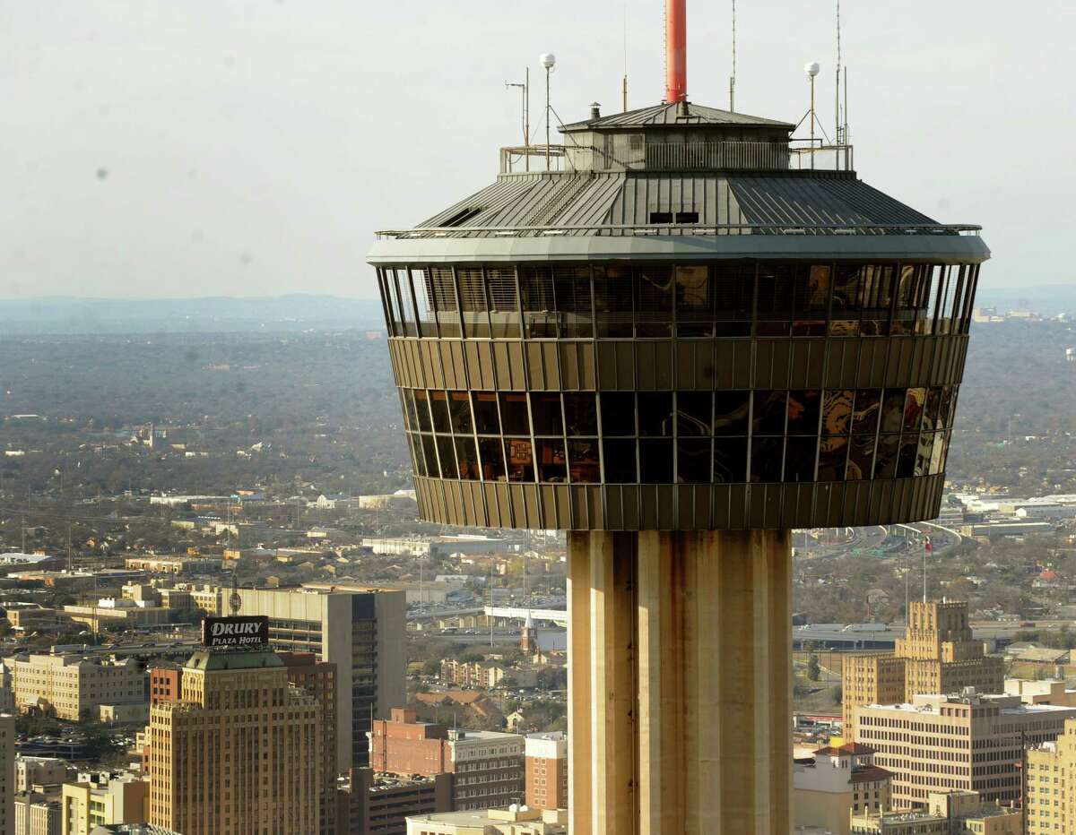 Lights out for iconic Texas skyscraper