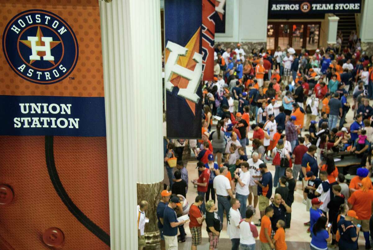 Houston Astros on X: Introducing the new Center Field Team Store at  @MinuteMaidPark!  / X