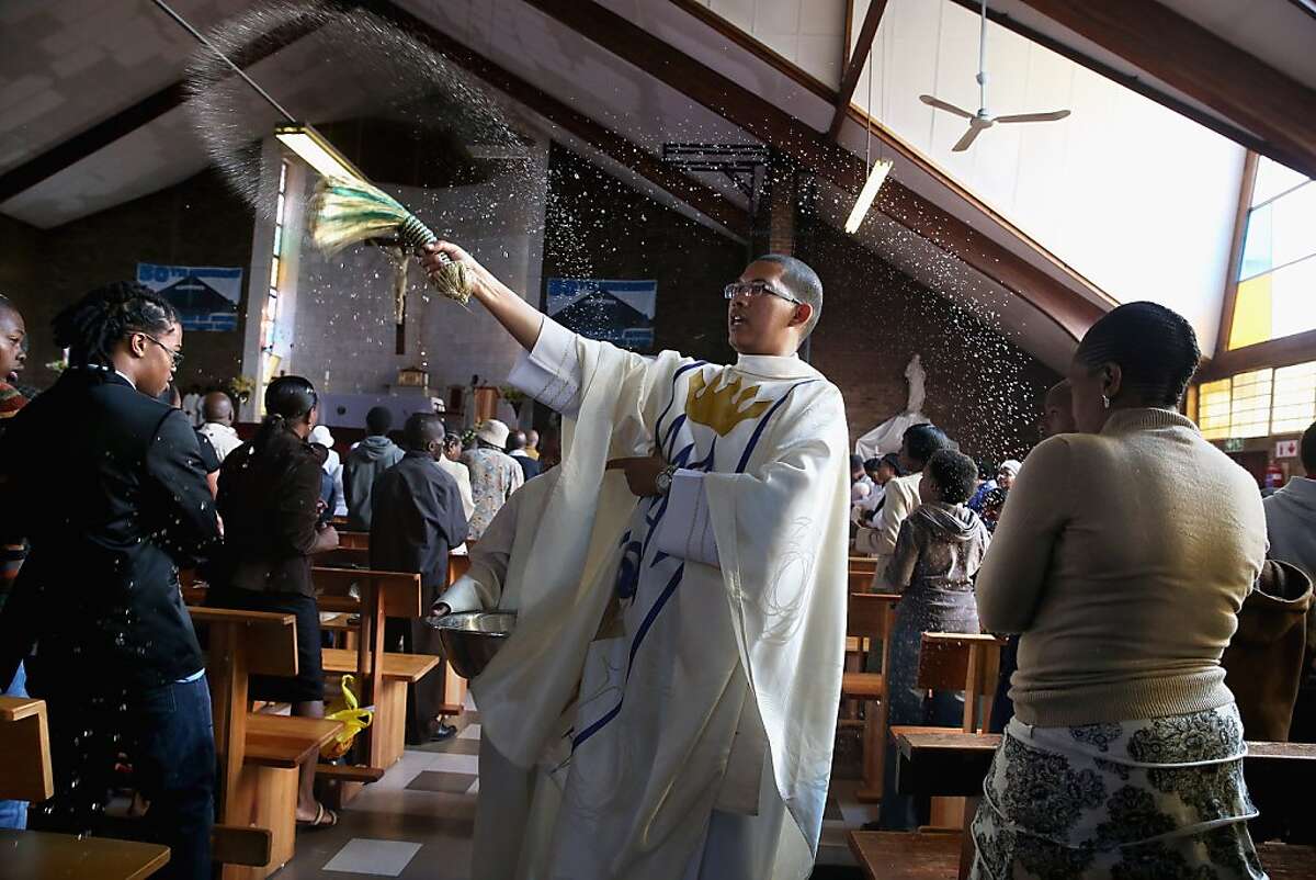 Pope's Easter words deplore war, greed