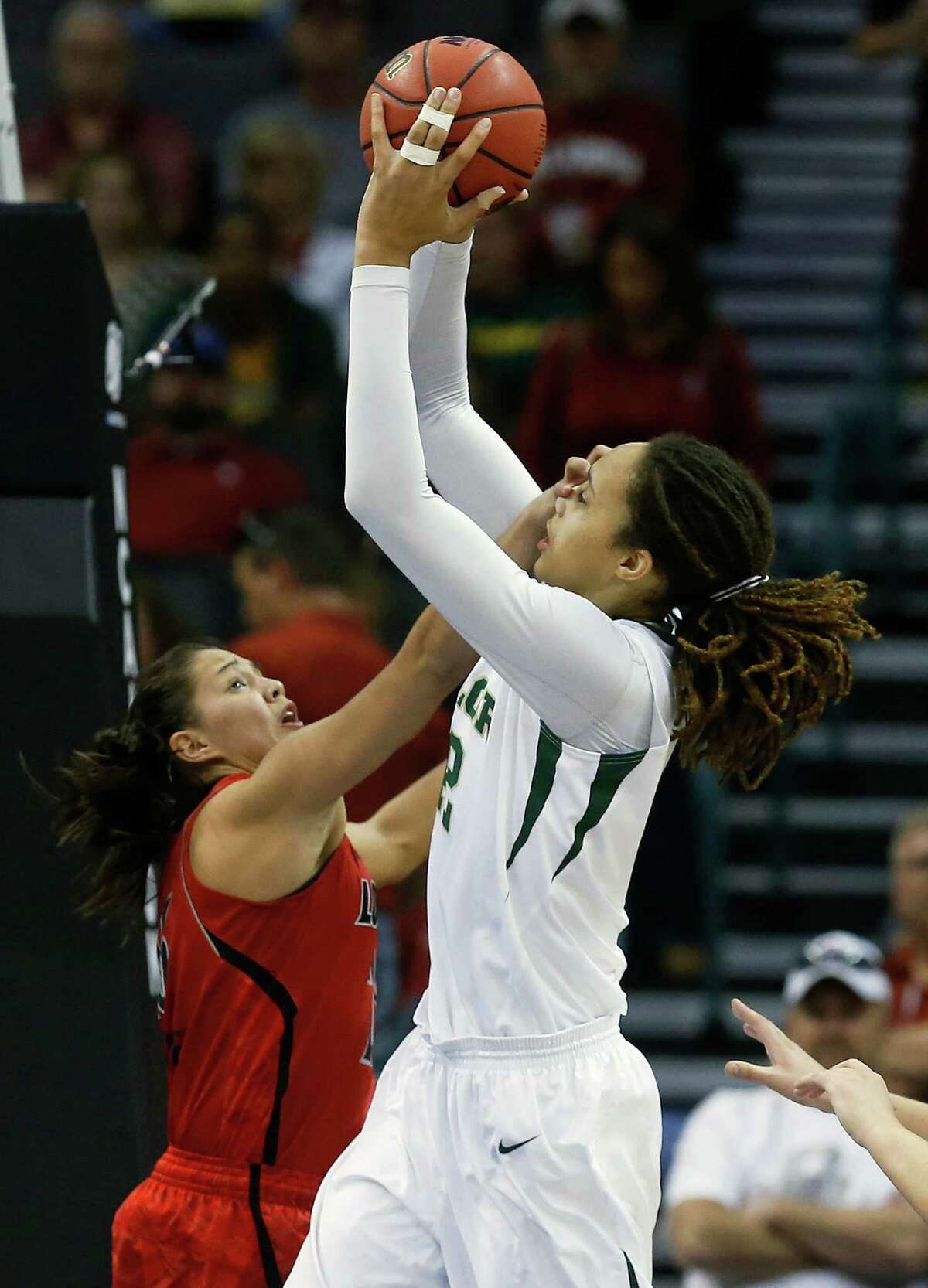 Louisville stuns Tennessee to reach Final Four