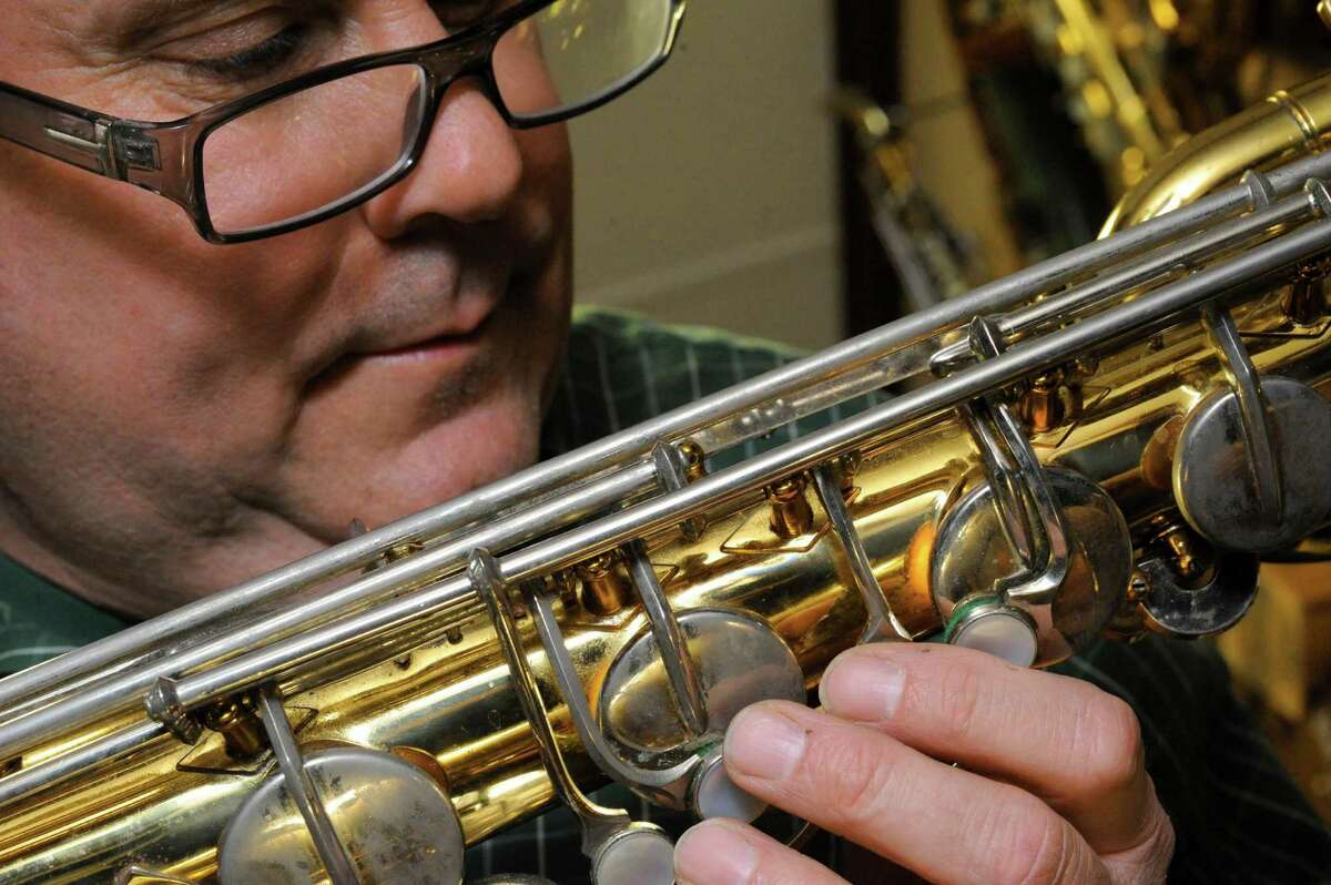 Photo Essay Instruments in repair