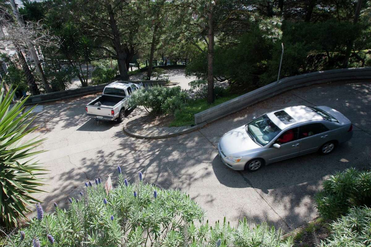 A stretch of Vermont Street between 20th and 23rd streets on Potrero Hill that is more crooked than Lombard's famous twisty bit.