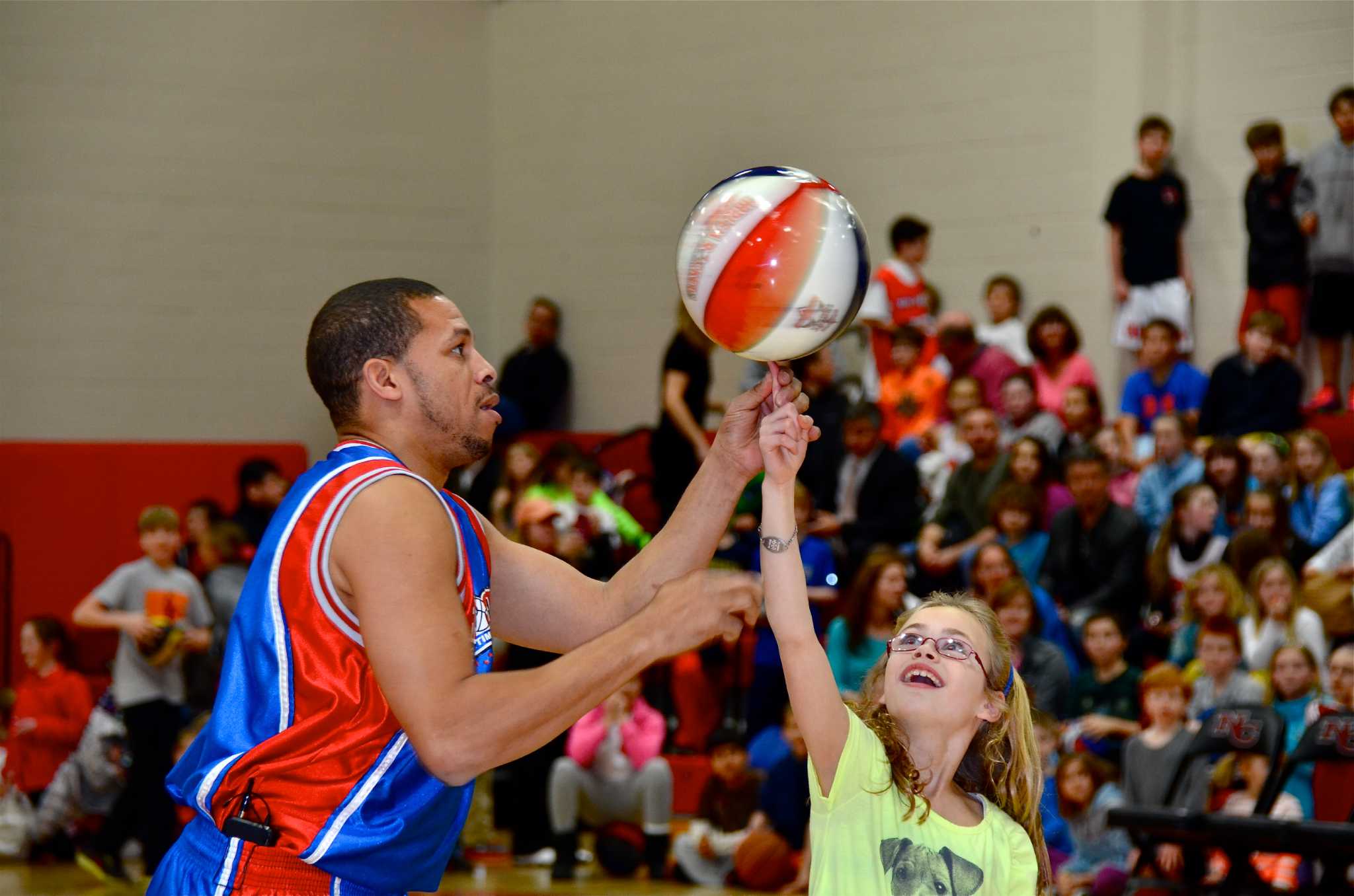 Harlem Rockets Slam Dunk For New Canaan Students, Faculty: Outback