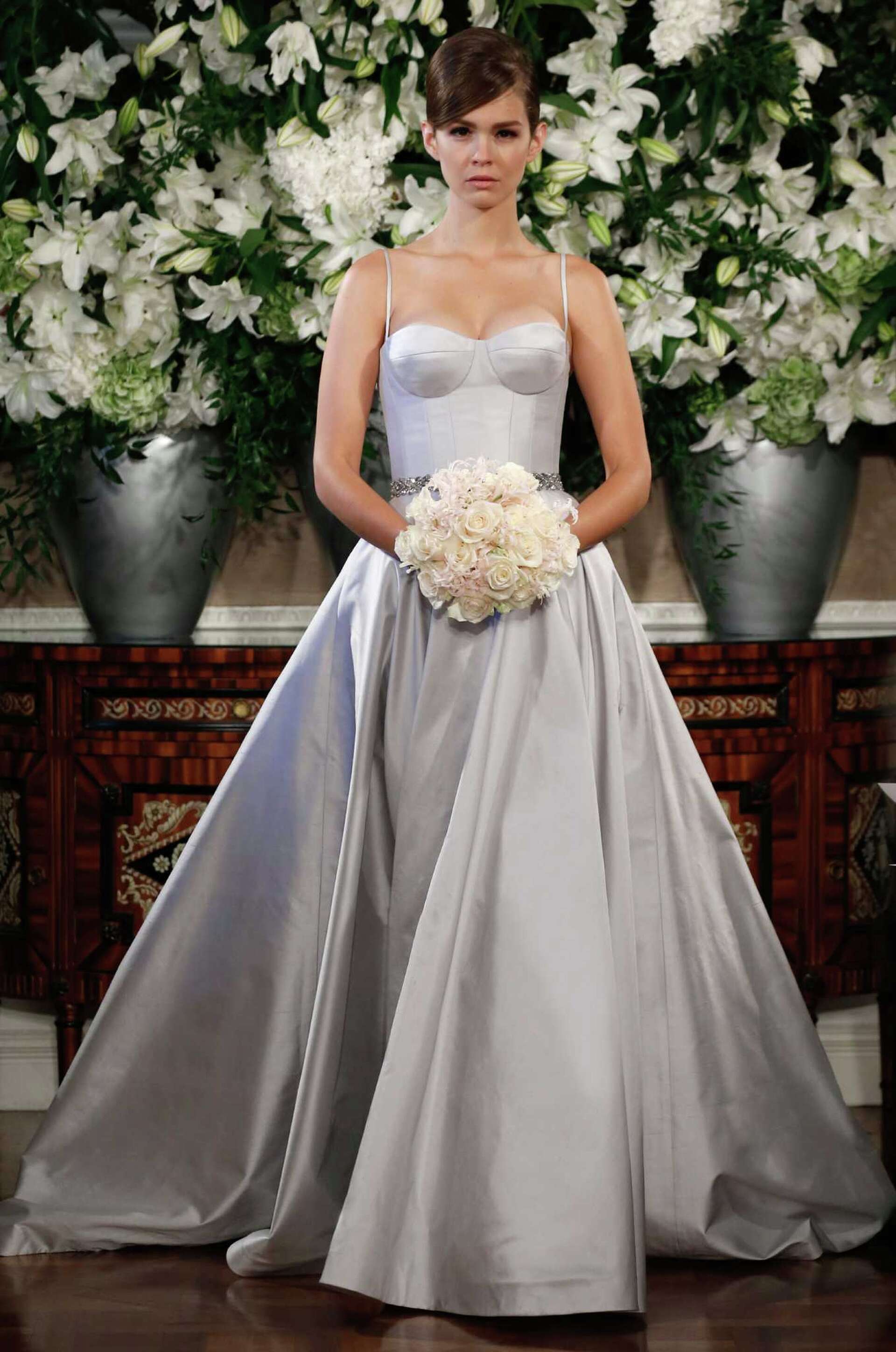when did strapless dresses became popular What is a Strapless Dress and Where did it Originate?
