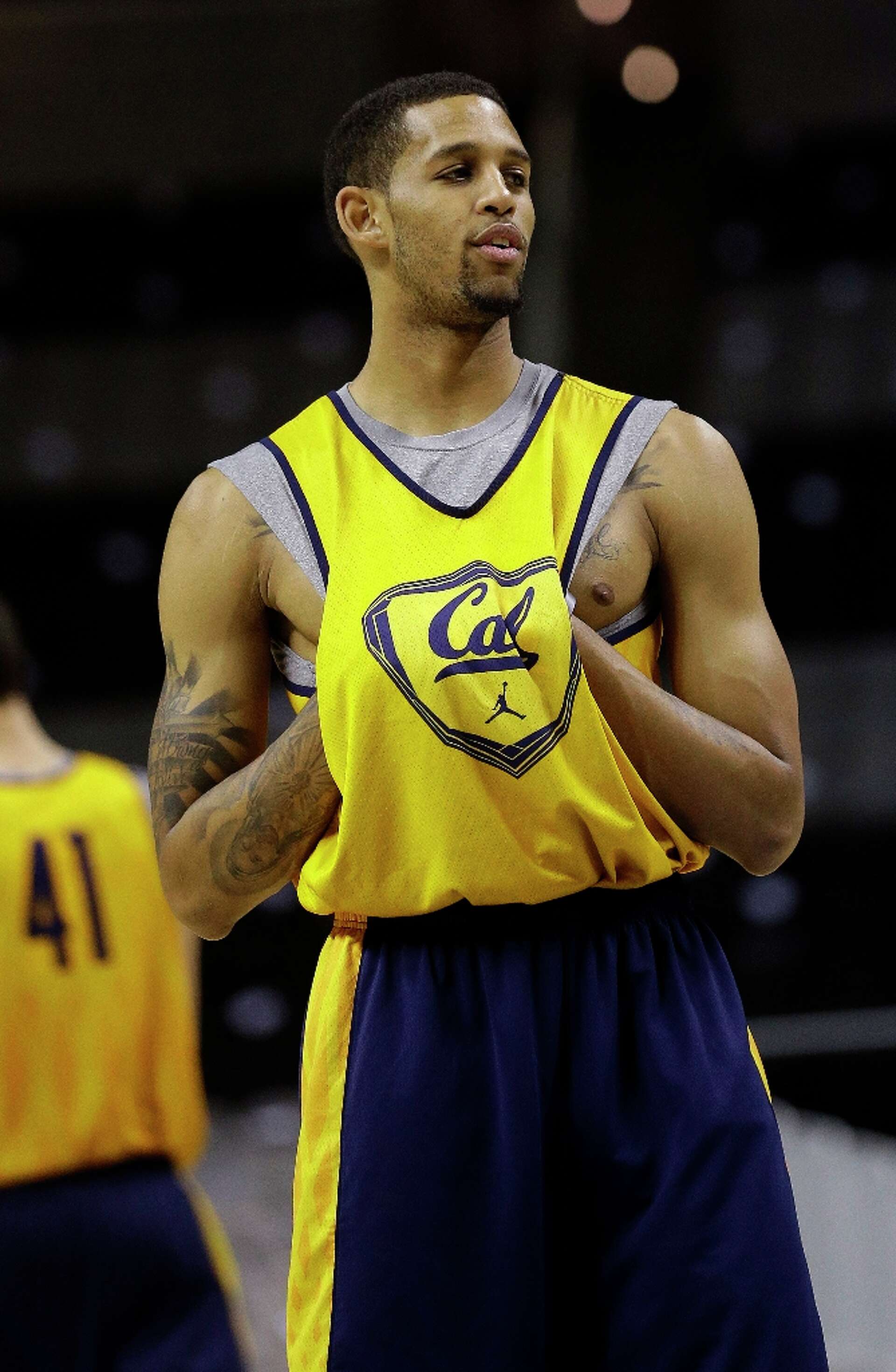 Ex-Cal star Allen Crabbe saves Los Angeles school from closing