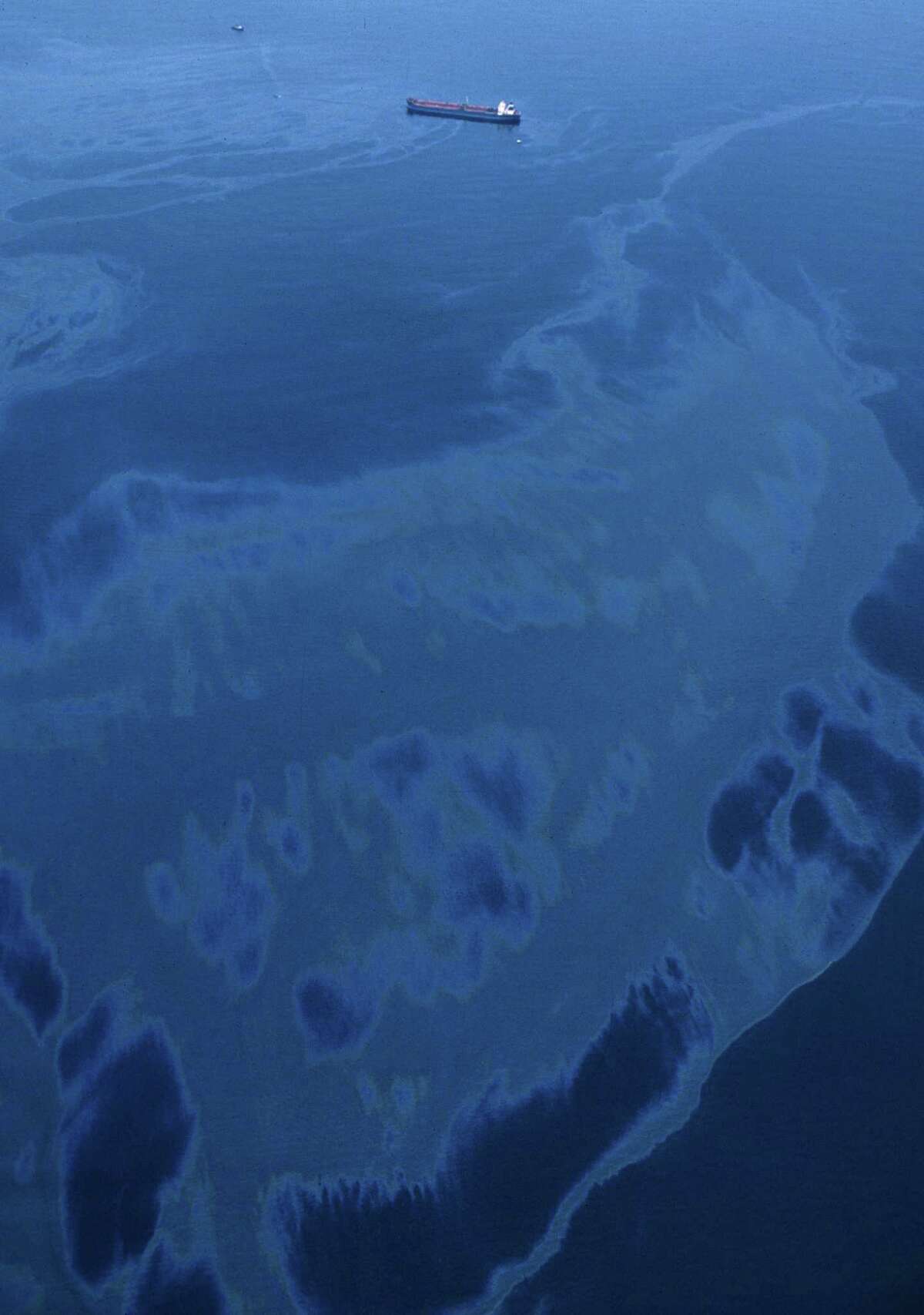 30 years later, relive the incredible scenes from the Exxon Valdez oil