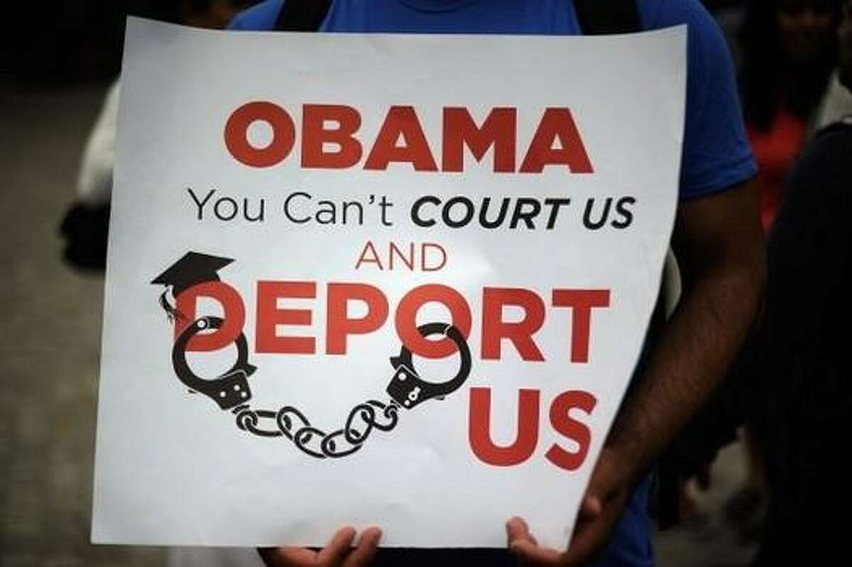 Federal judge blocks Obama immigration order