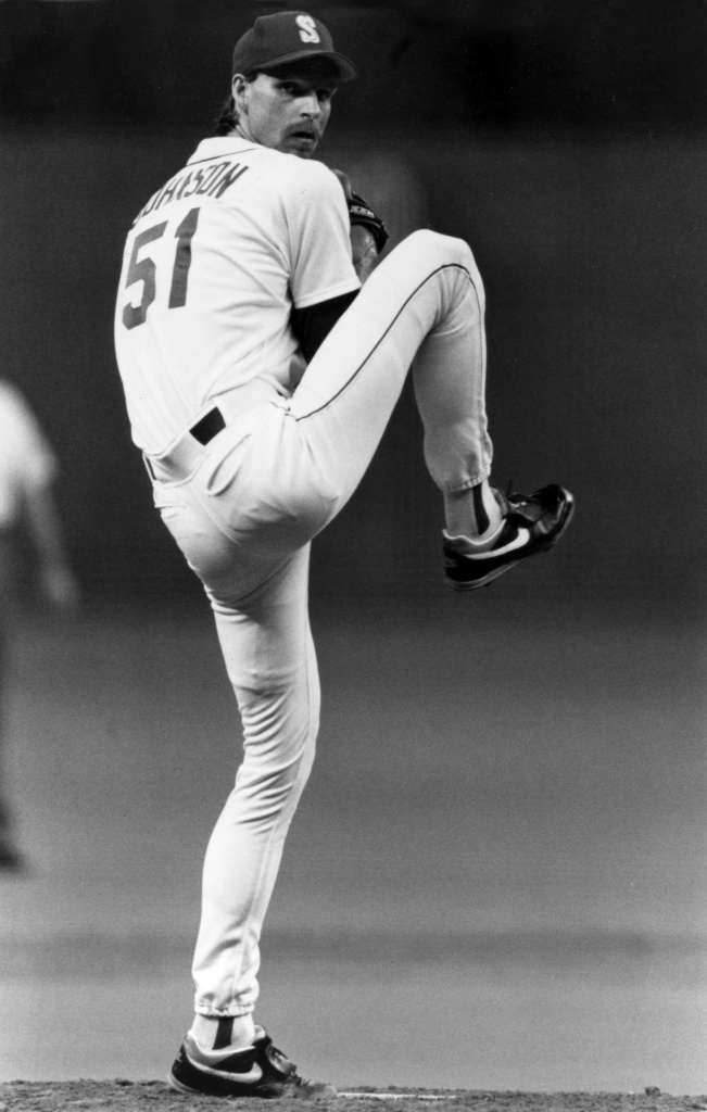 CIRCA 1980's: Nolan Ryan of the Houston Astros pitches during circa News  Photo - Getty Images