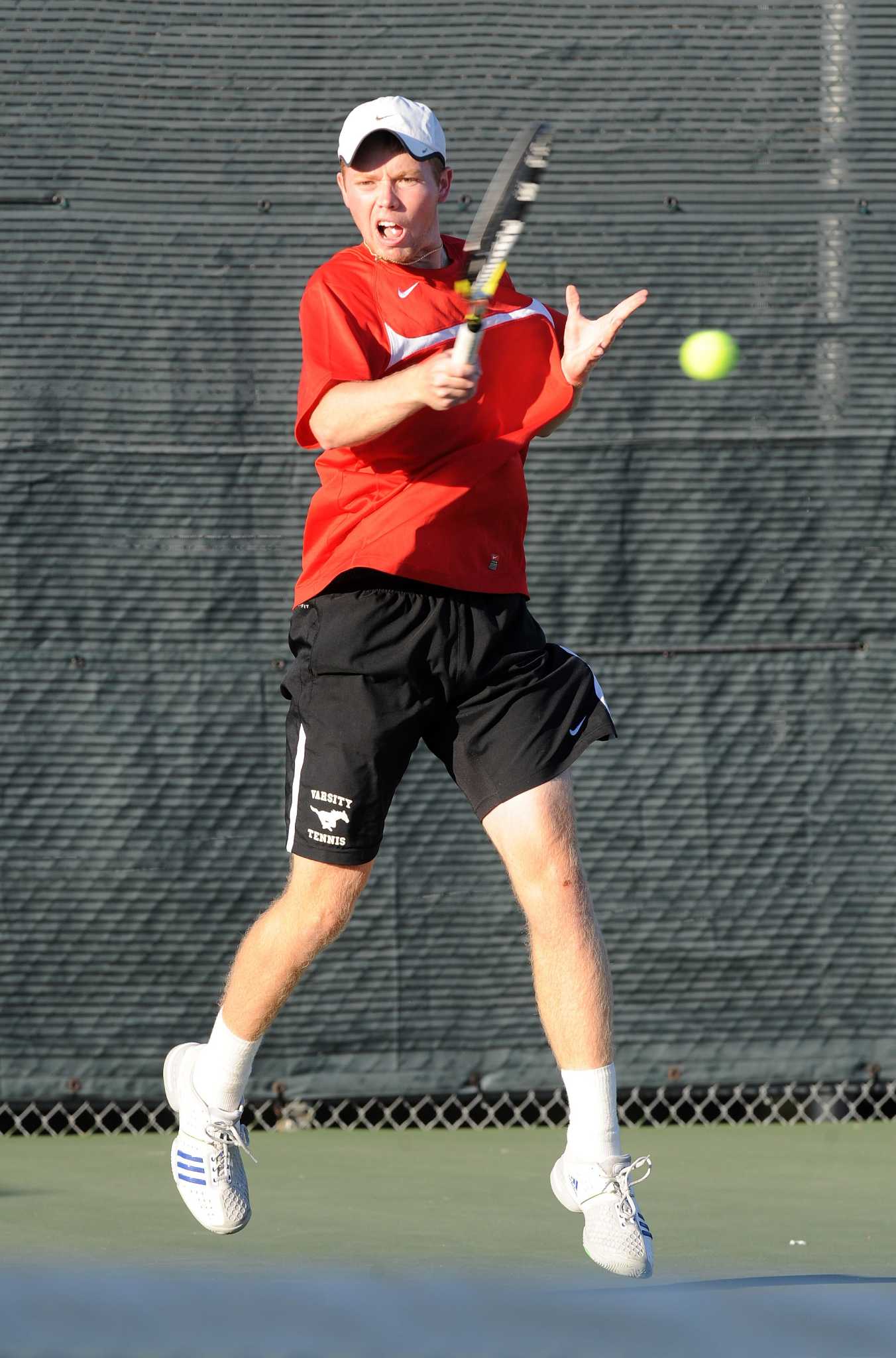 Memorial serves up big results at District 19 5A tennis tourney