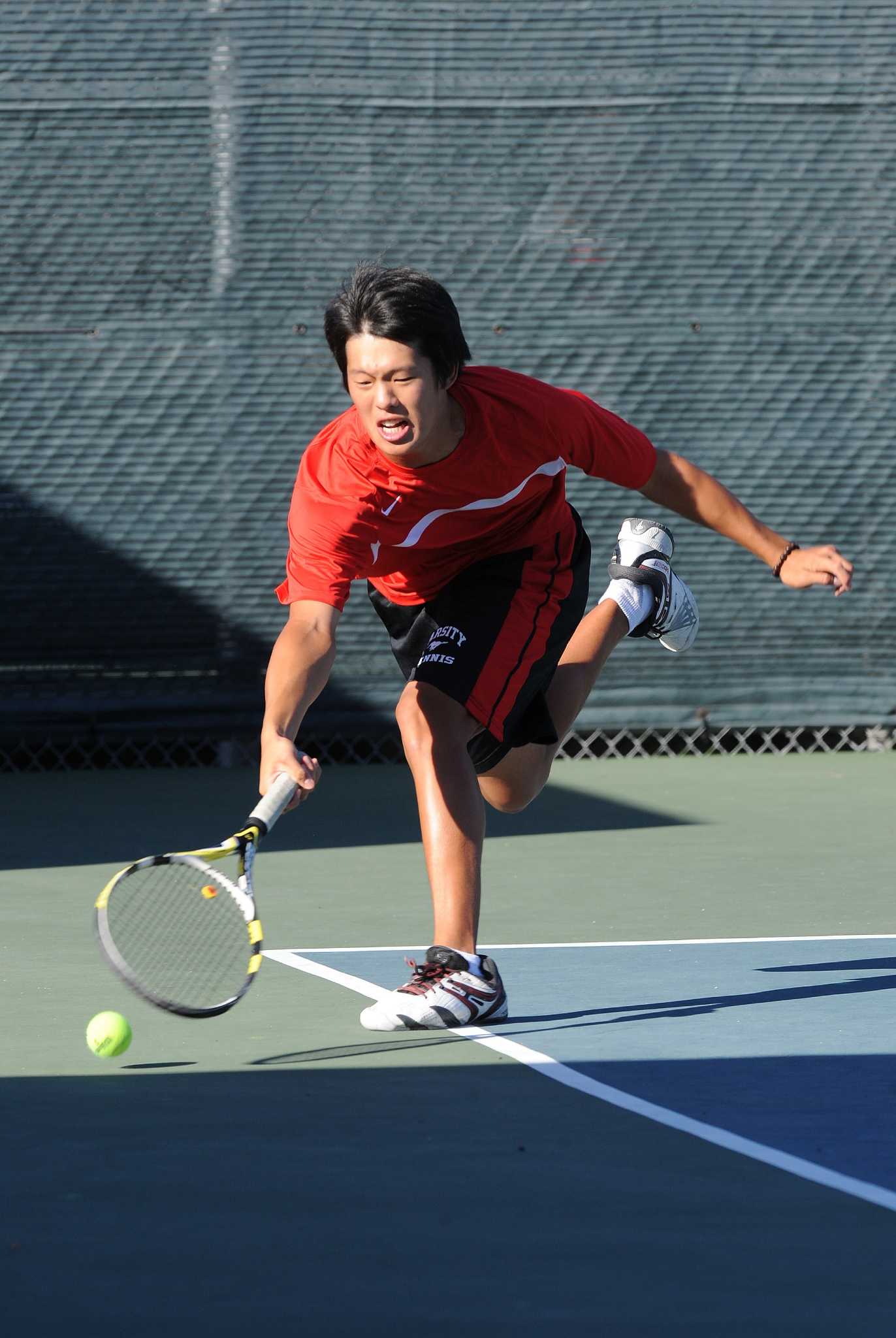 Memorial serves up big results at District 19 5A tennis tourney