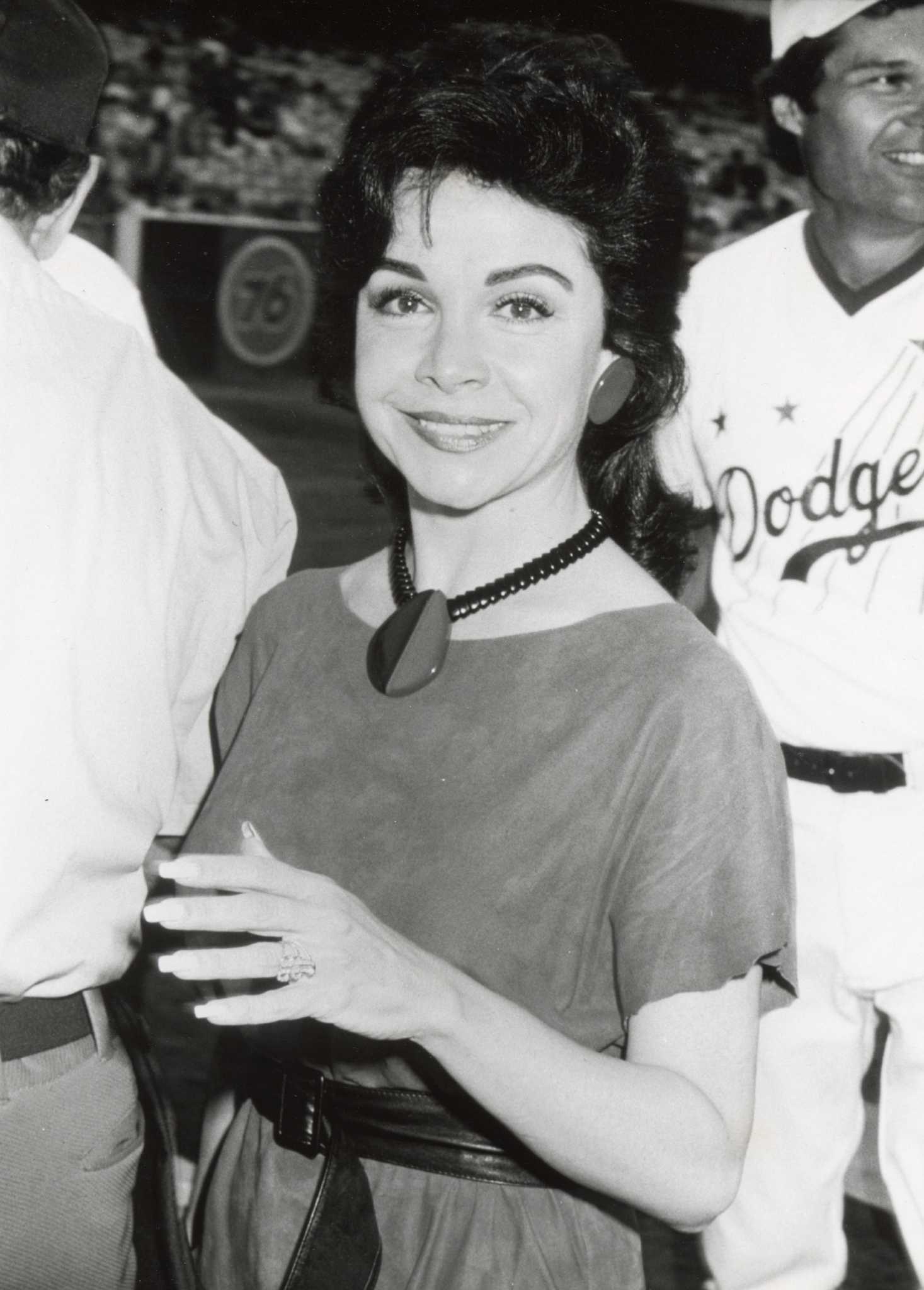 Annette Funicello Former Mouseketeer Dies At 70