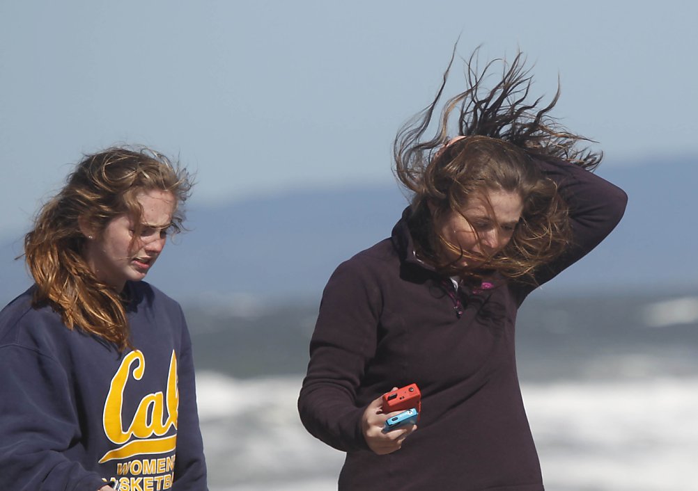 Great Highway in SF closed by wind, sand