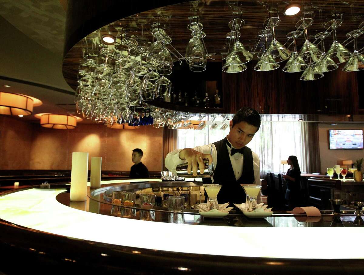 Best steakhouse bar deals