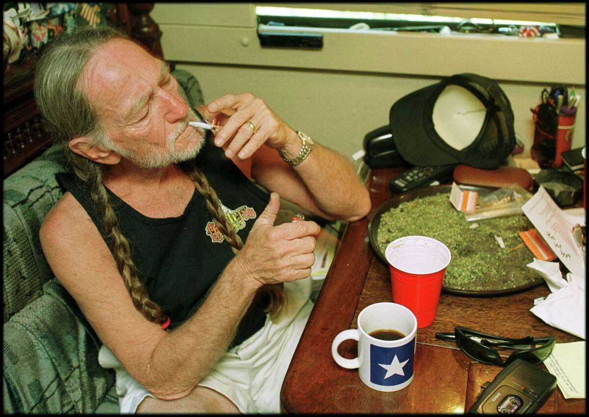 Willie Nelson is well-known for his love of the funny herb. In 2011, he reached a plea deal following a 2010 arrest for marijuana possession. In 2006, he confessed to possession of narcotic mushrooms and marijuana. He's not the only celeb who confesses to using marijuana. See more here. 