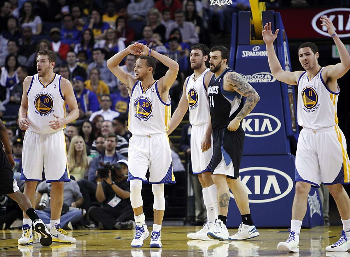 Warriors Beat T'wolves, Clinch Playoffs