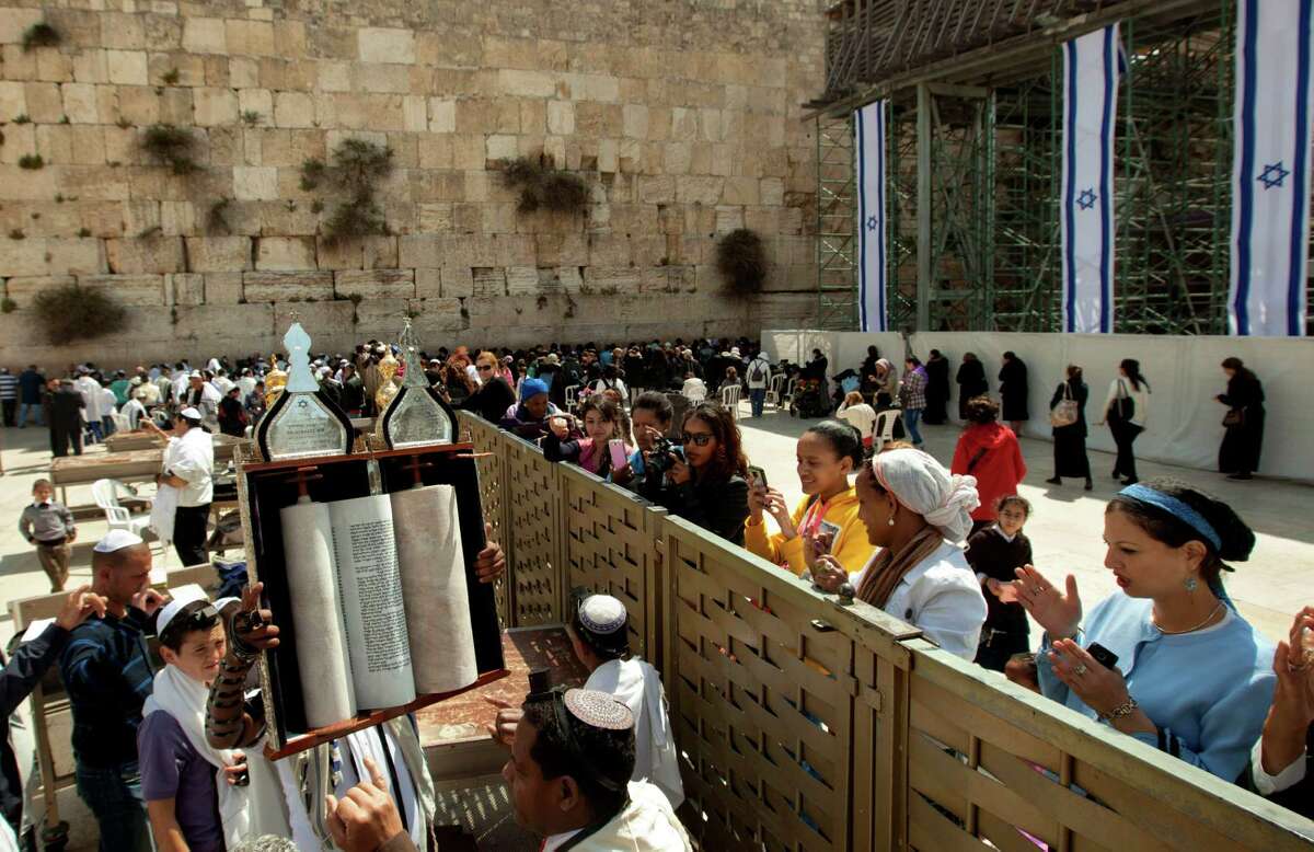 Liberal Jews see a victory in proposed prayer area