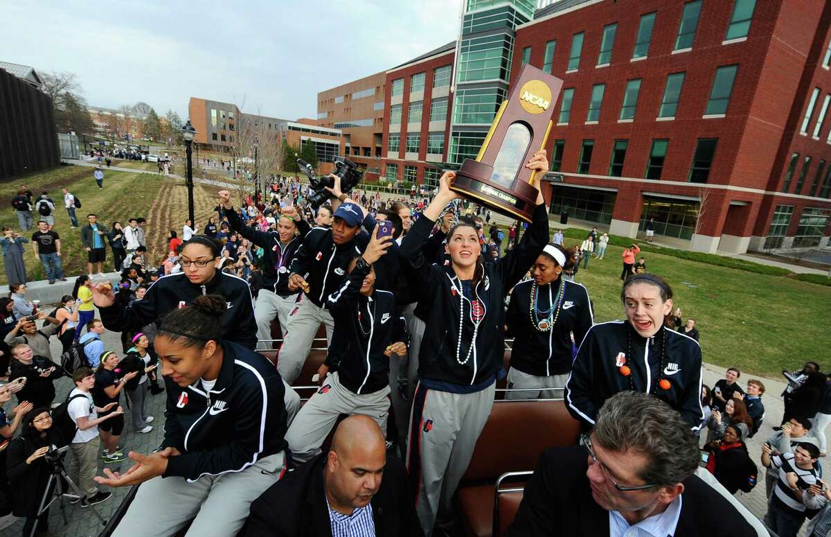 UConn caps national championship with 'Victory Lap'