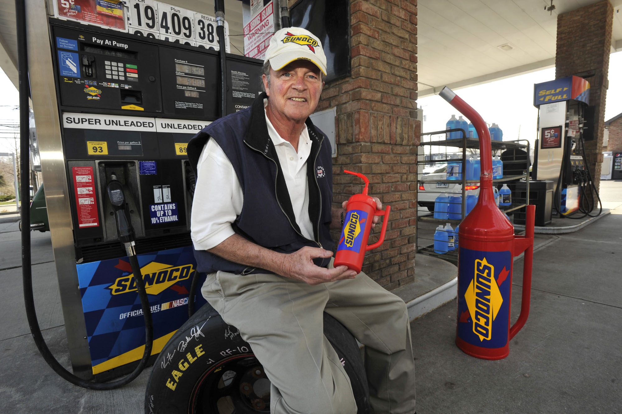 sunoco gas station weather display