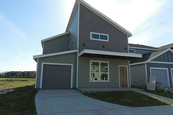 4211 Darter in Avenue Place is listed for $165,900. The house is under construction.