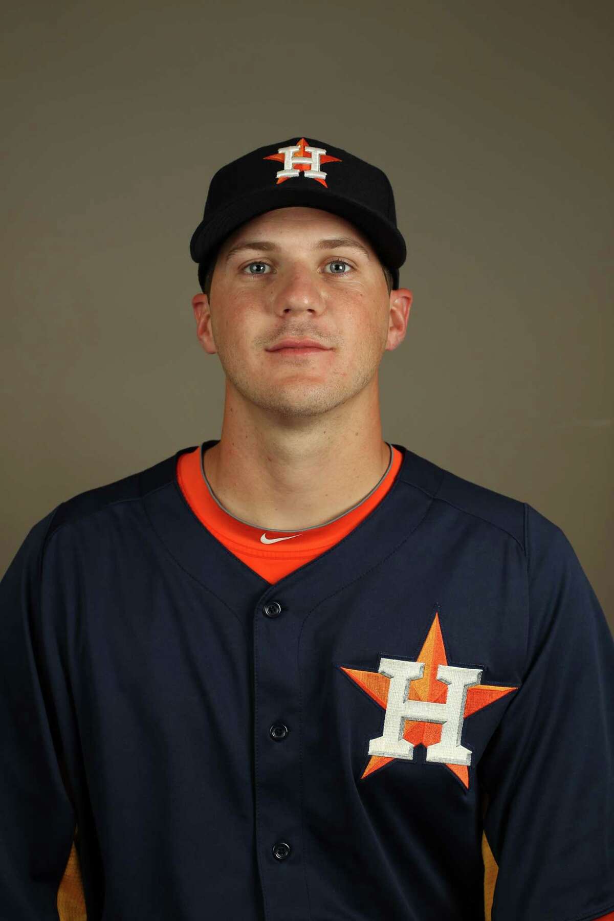 Clemens pitches to minor leaguers at Astros camp