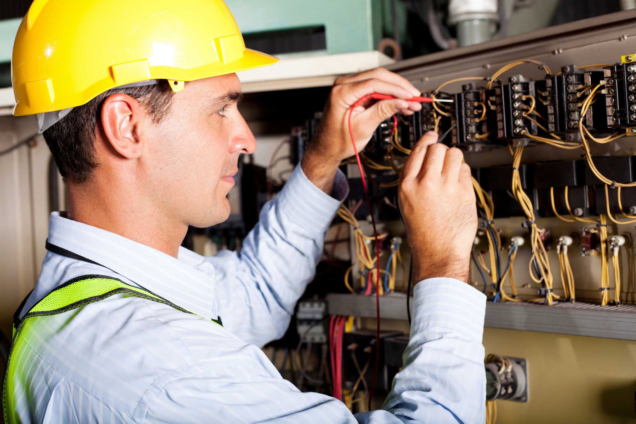 electricians-see-hiring-demand-that-s-expected-to-increase-houston