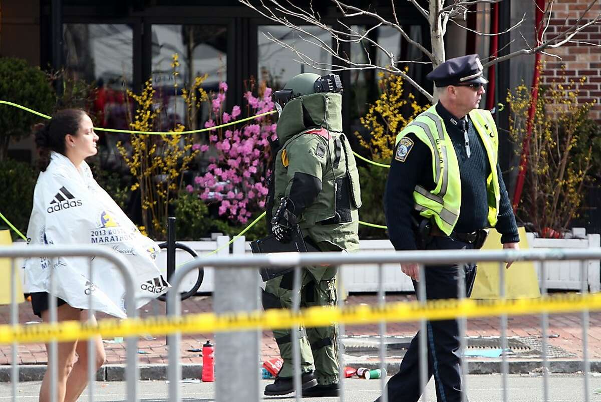 2 killed as 2 bombs explode at Boston Marathon