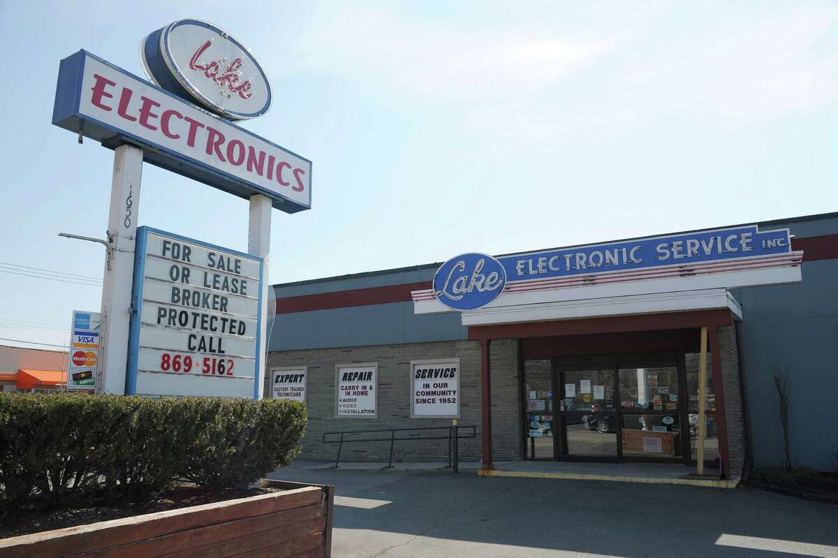 Electronics fixit shop shuttered