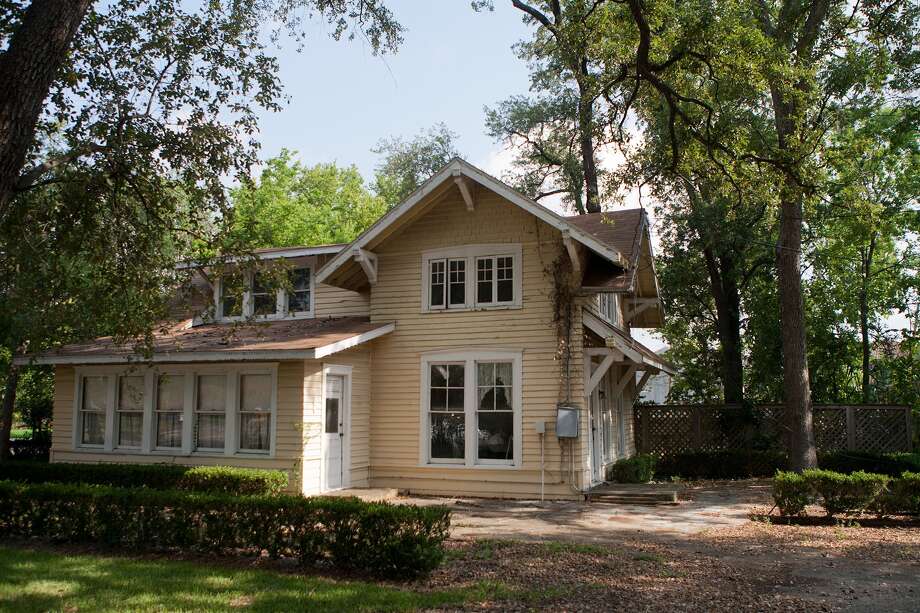 Evelyn S Park Group Plans More Fundraising Houston Chronicle The Yellow House Is Only Building Expected To Remain At Future Evelyn S Park